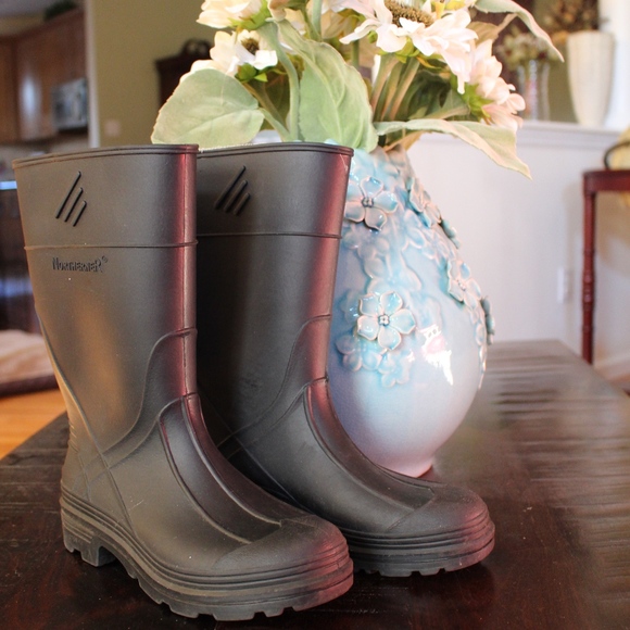 youth rain boots